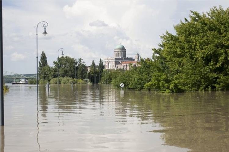 Árvíz: 30 millióba került a védekezés Esztergom térségében