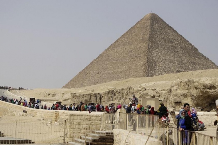 A gízai piramisok közelében bomba robbant, többen meghaltak