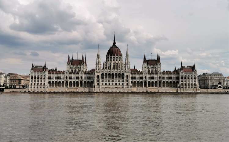 A kormány ismét meghosszabbítja a válsághelyzetet