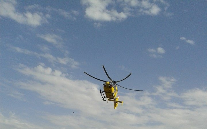 Baleset történt Tát után - Mentőhelikopter is érkezett!