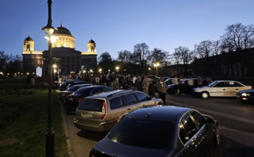 ELLENŐRIZÜNK A TUNING TALÁLKOZÓN