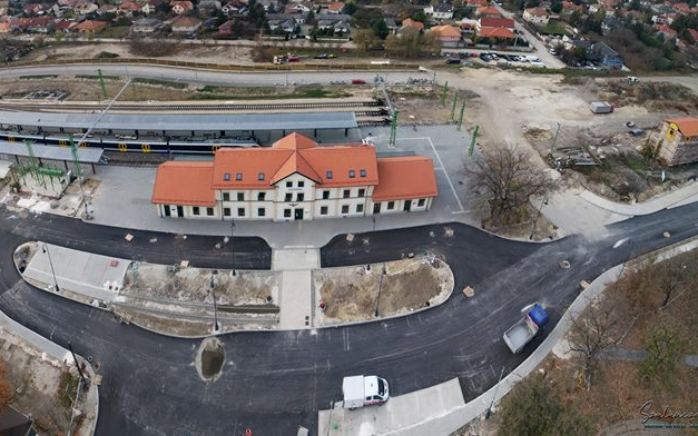 Megnyílt a forgalom előtt teljes hosszában a Baross Gábor utca