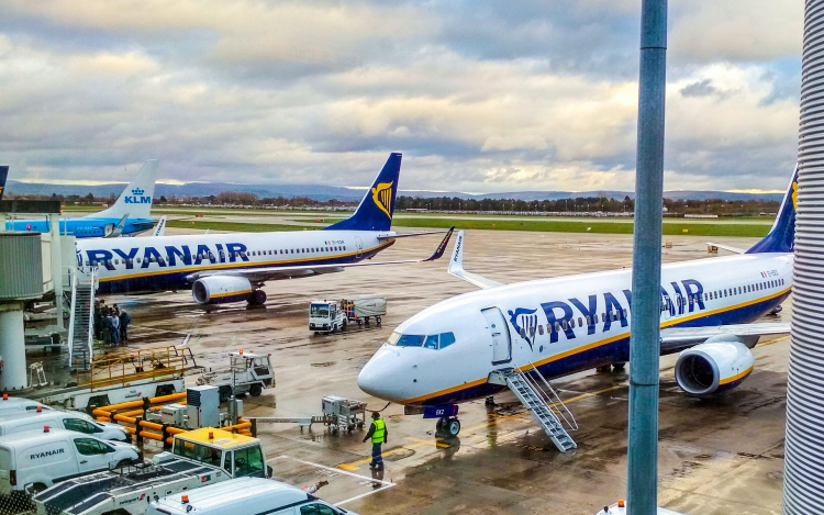 Mindent a Ryanair poggyászról: kemény vagy puha bőrönd?