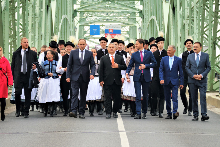 Két város és két ország ünnepelt ma Esztergomban