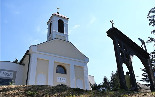 Megújult Pilisszentlélek katolikus temploma