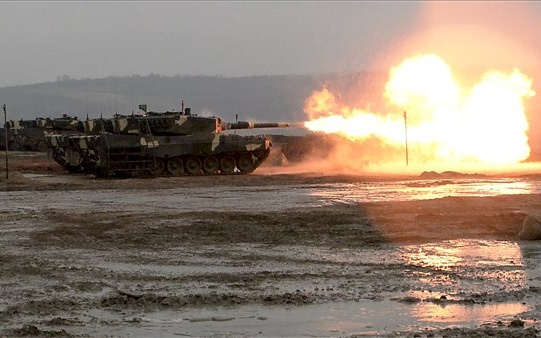 Megérkezett az utolsó két Leopard 2A4 harckocsi