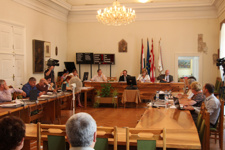 Helyijáratok, költségvetés, parkolás, fejlesztések – napirenden Esztergom