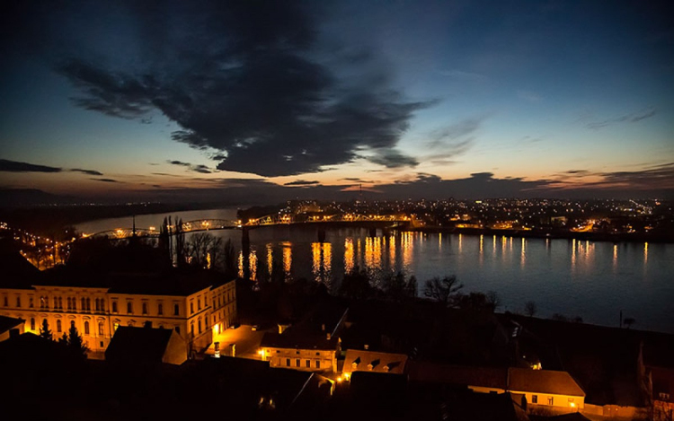 Esztergom utcáit újra a teljes sötét fenyegeti