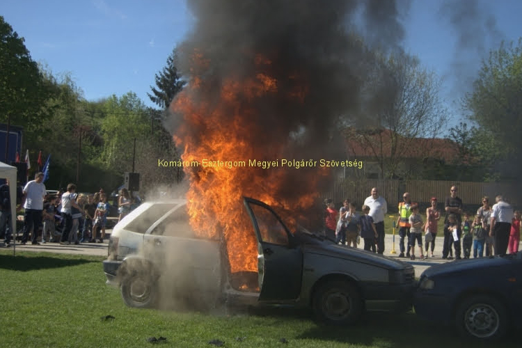 Disco baleset, lángoló autó és látványos programok a közbiztonsági napon