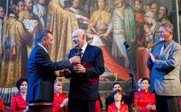 A Rákóczi Szövetség elnöke kapta a Szent István-díjat Esztergomban 