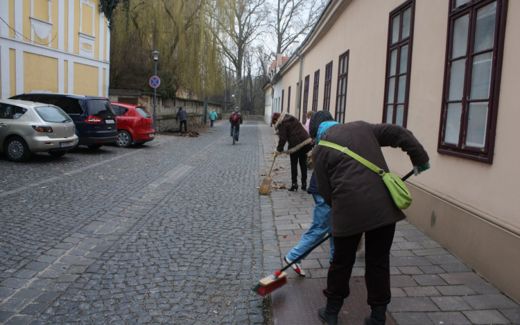 Föld napi Várostakarítás Esztergomban