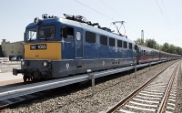Olcsóbb lesz utazni a másodosztályú vonatokon