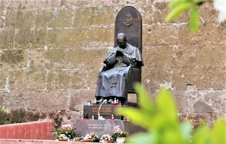 129 éve ezen a napon született Mindszenty József