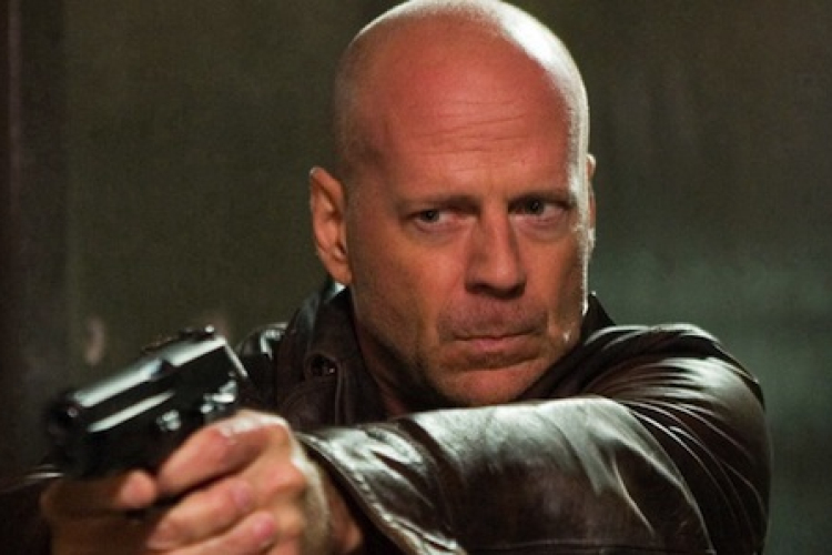 Bruce Willis zsarut és megszállott igazságosztót is alakít