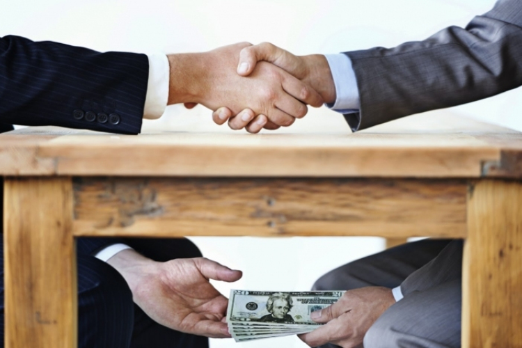 Világszerte szemléletváltásra van szükség a korrupció visszaszorításához