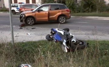 Autó és motor ütközött Leányváron - VIDEÓ