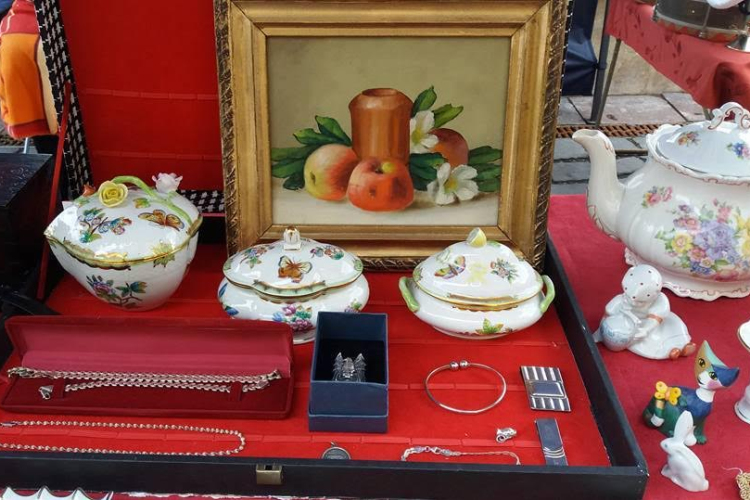 Hétvégén ismét régiség- és értékvásár a Széchenyi téren