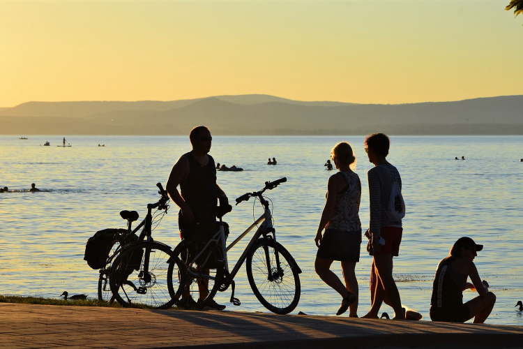 A Balaton drágább, a főváros olcsóbb lehet az idei nyáron