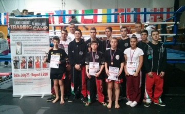 Újabb nemzetközi kick-box siker Esztergomnak: 5 arany, 4 ezüst, 3 bronz