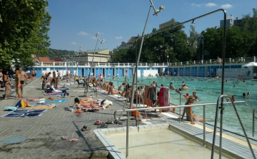 Különleges lehetőséggel várja a fürdőzőket a strand szombaton!!!