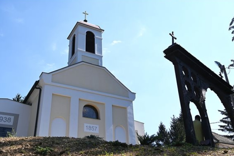 Megújult Pilisszentlélek katolikus temploma