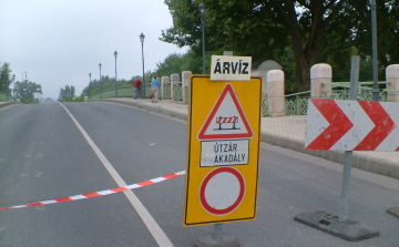 Forgalomkorlátozások az árvíz miatt Esztergomban és a térségben