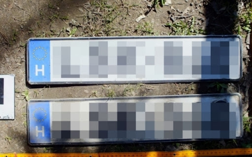 Rendszámmal trükközött egy testvérpár
