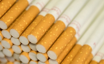 Több mint 20 milliót érő cigarettát rejtett el a nő