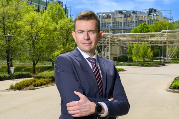 Tovább építkezik a Richter