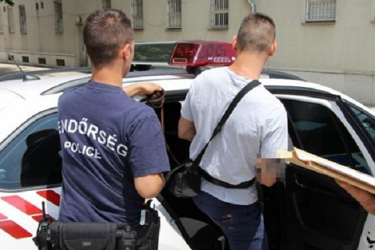 Bombariadóval tízmilliós kárt okozott az esztergomi gyárnak