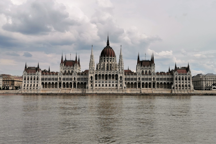 A kormány ismét meghosszabbítja a válsághelyzetet