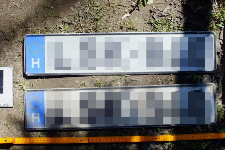 Rendszámmal trükközött Mercijén egy esztergomi férfi