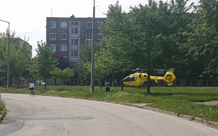 Mentőhelikopter érkezett Dorogra - VIDEÓVAL