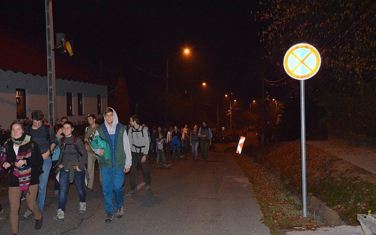 Éjszakai zarándoklat Esztergomig a békéért és Kárpátaljáért 