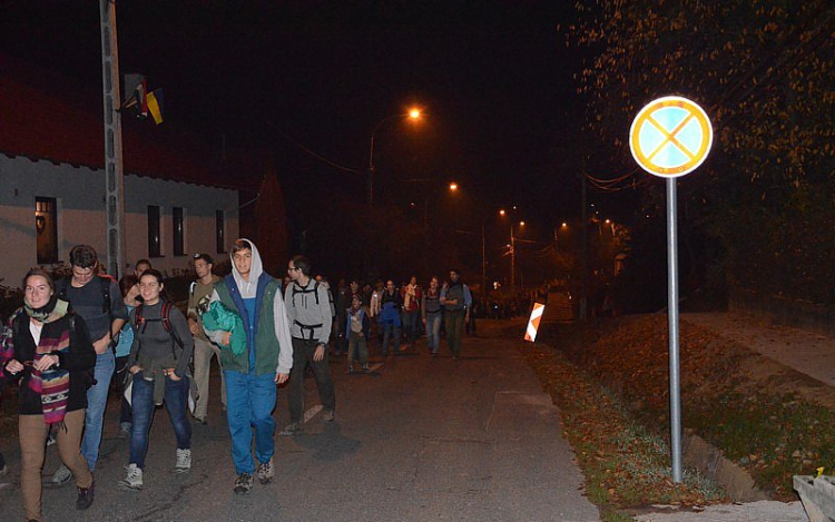 Éjszakai zarándoklat Esztergomig a békéért és Kárpátaljáért