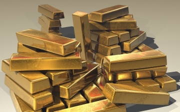 130 milliós kárt okozott egy befektetési aranyat értékesítő férfi