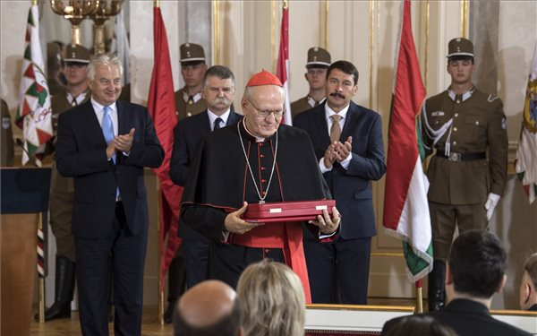 Erdő Péter: kitüntetésem az egyházi szolgálat elismerése is