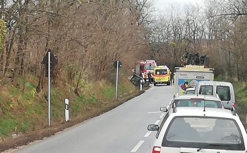 Baleset történt a tokodi pincéknél