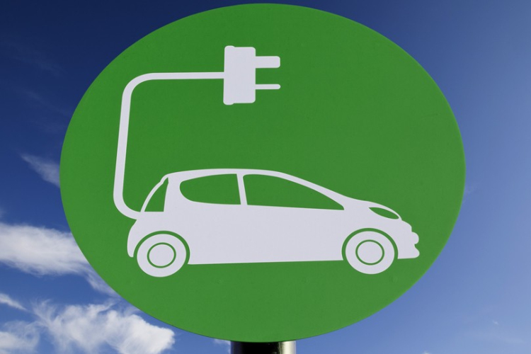 Jelentősen nőtt hazánkban az új elektromos autók forgalomba helyezéseinek száma