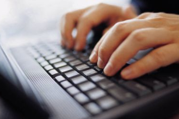 A magánélet védelme az internetes gazdaság érdekein felül áll