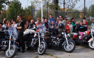 Motoros élmény, ajándékok, öröm – Jótékonysági motoros nap Esztergomban - FOTÓK