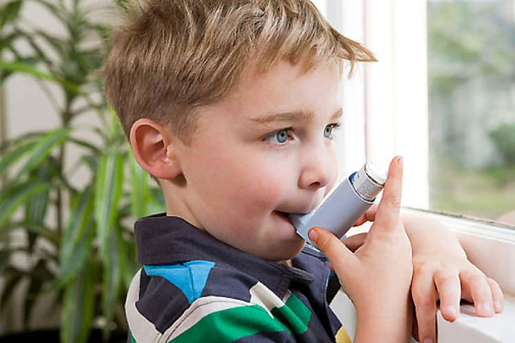 Továbbra is jár az asztmás gyermekeknek az emelt összegű családi pótlék