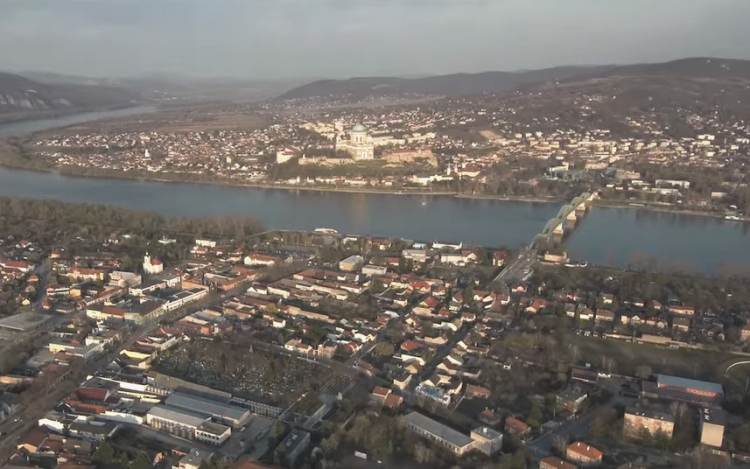 Gondolatok a koronavírusról a kihalt Párkány képeivel - VIDEÓ