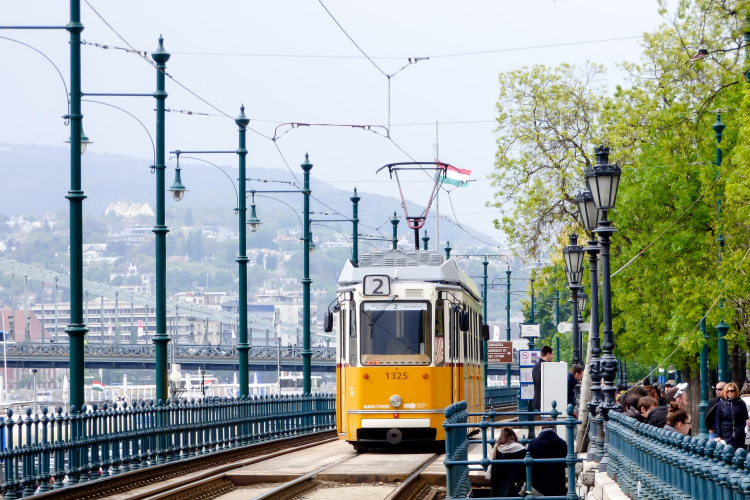 A fővárosban több helyszínen is forgalmi változások várhatók az ünnepi megemlékezések és rendezvények miatt