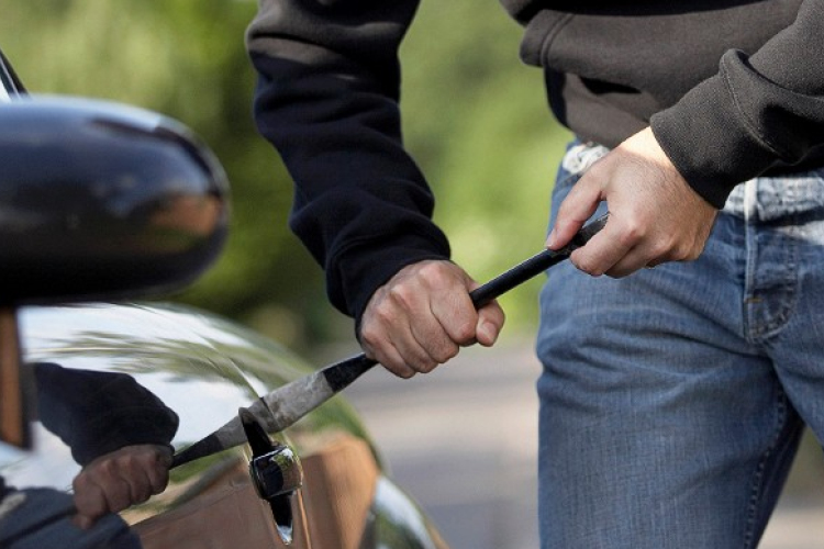 Lopott autókkal kereskedett a megyében egy cseh-magyar-szlovák bűnszervezet