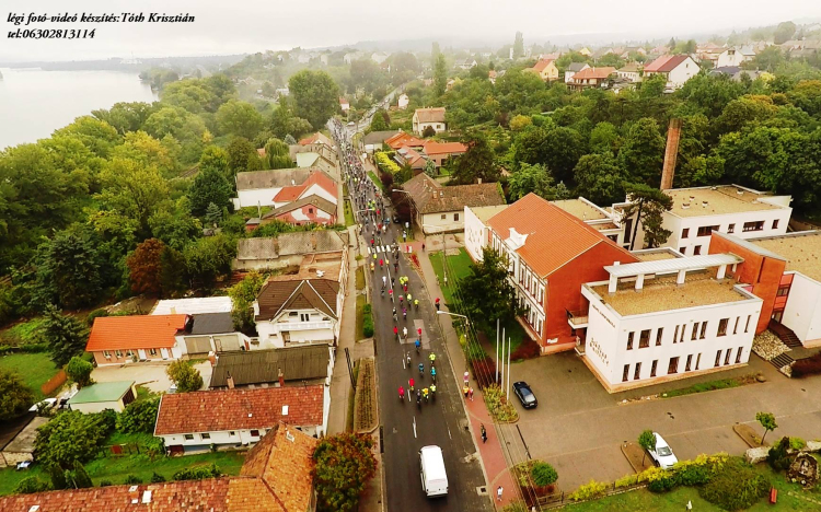 Idén is százak a Lábatlan-Karva Maratonon – LÉGI VIDEÓ