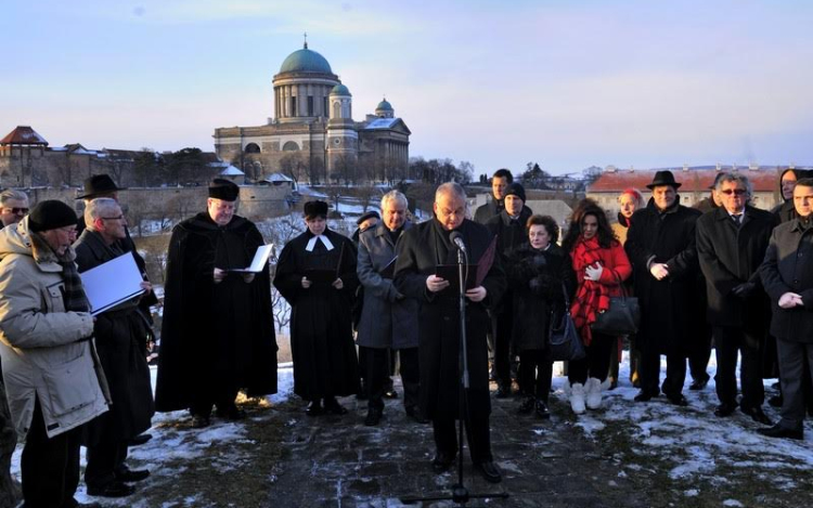 A világ változhat, de a keresztény értékek örökök - Becket Szent Tamásra emlékeztek Esztergomban