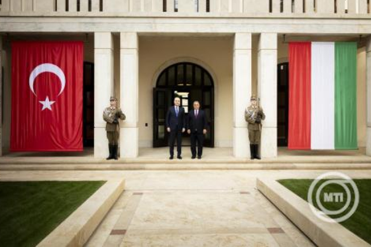 Orbán Viktor a Török Nagy Nemzetgyűlés elnökével tárgyalt