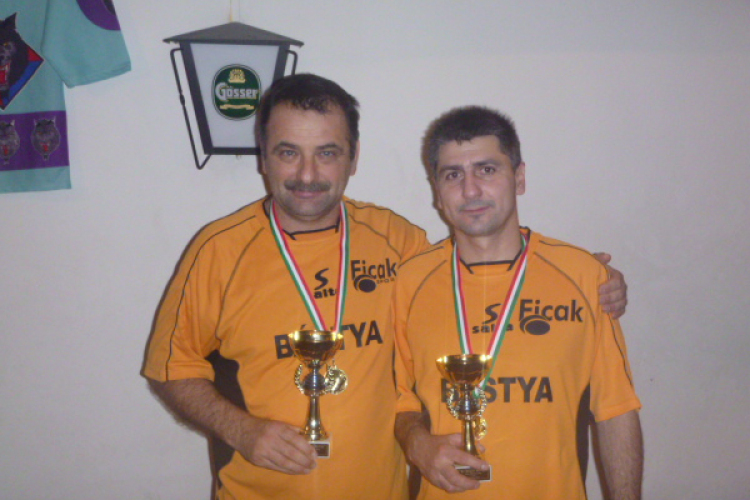 Címvédés a 120 év feletti lábteniszezők közt 