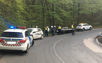 Baleset történt a Dobogókői úton